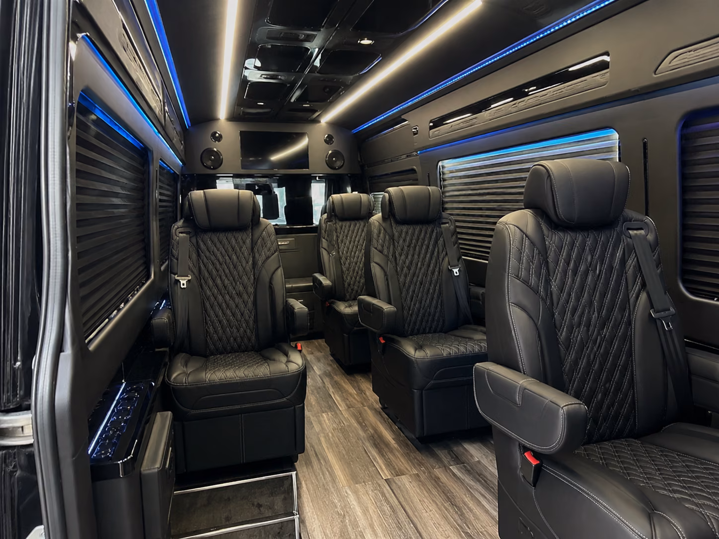 find the perfect transportation for your next airport transfer 1