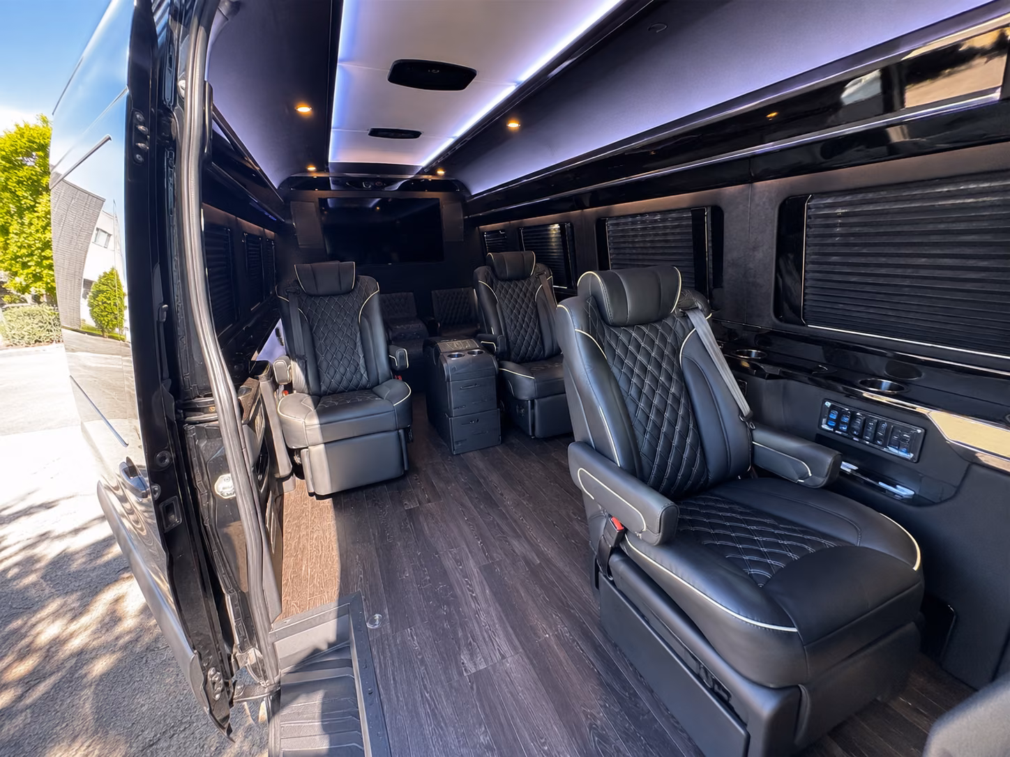 visalia 15 passenger sprinter van inside